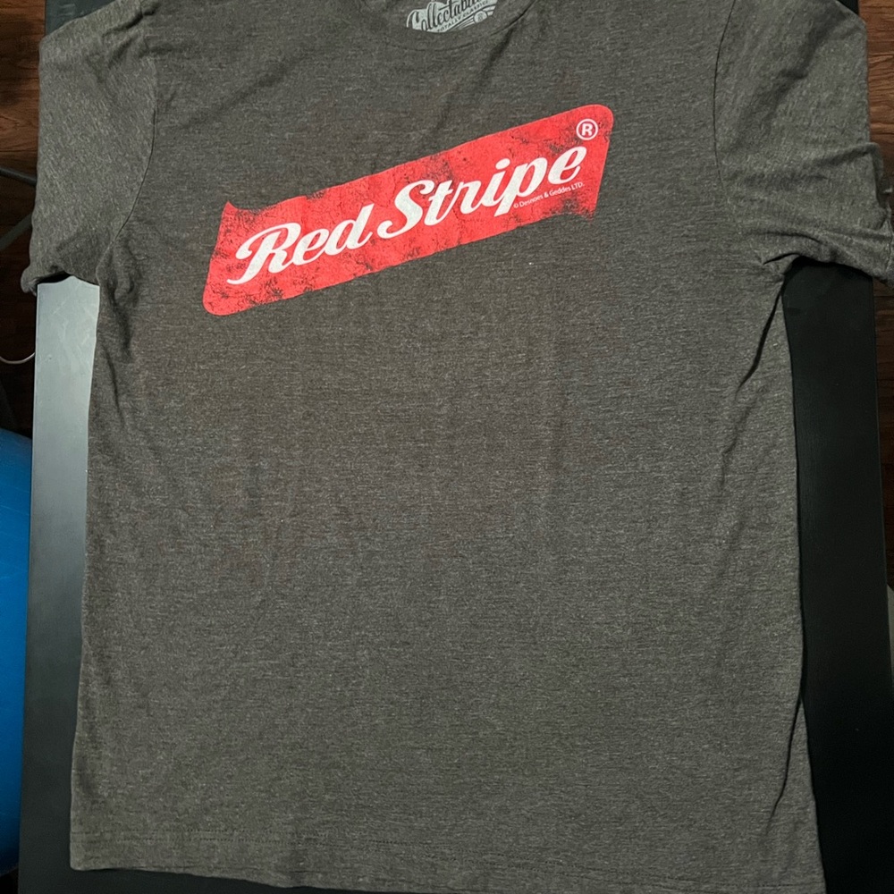Old Navy Collectible Charcoal Tee with Red Stripe Graphic 100% cotton